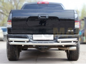 Защита заднего бампера двойная со ступенькой 76-76 мм для Toyota Tundra № TTU_3