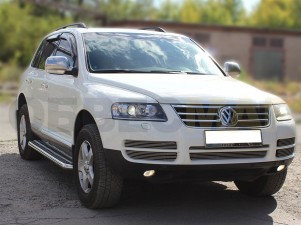 Пороги с площадкой алюминиевый лист 60 мм для Volkswagen Touareg № WLT_2.2
