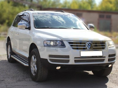 Пороги с площадкой алюминиевый лист 60 мм Технотек для Volkswagen Touareg 2002-2007
