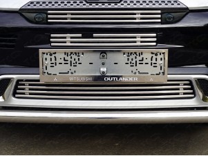 Решетка радиатора верхняя 12 мм с камерой и с парктроником для Mitsubishi Outlander № MITOUT18-17