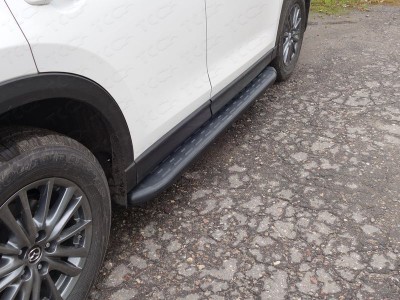 Пороги алюминиевые ТСС с накладкой чёрные для Mazda CX-5 2018-2021