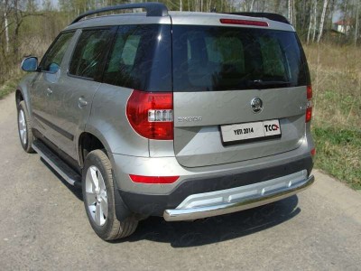 Защита заднего бампера овальная длинная 75х42 мм ТСС для Skoda Yeti 2014-2018