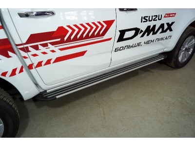 Пороги алюминиевые "Slim Line Silver" 2120 мм ТСС для Isuzu D-Max 2019 – н.в.