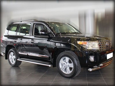 Защита штатного порога 43 мм под порог Технотек для Toyota Land Cruiser 200 2012-2013