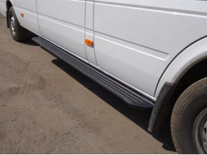 Порог алюминиевый Slim Line Black для Mercedes-Benz Sprinter № MERSPR14-07B