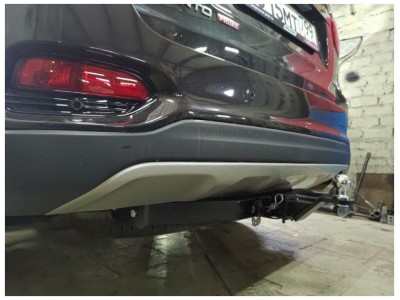 Фаркоп с хромированной накладкой для Kia Sorento Prime 2015-2020, Hyundai Santa Fe 2018-2021 съемное крепление шара под американский квадрат