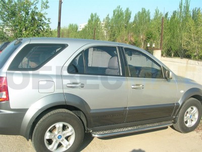 Пороги с площадкой алюминиевый лист 43 мм Технотек для Kia Sorento 2006-2009