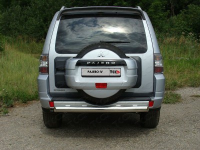 Защита заднего бампера овальная 75х42 мм ТСС для Mitsubishi Pajero 4 2006-2014