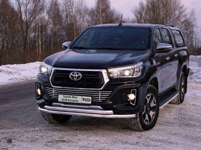 Решётка радиатора нижняя 12 мм ТСС для Toyota Hilux Exclusive 2018-2021