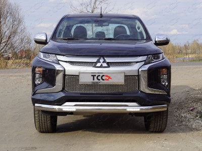Защита передняя нижняя (овальная с ДХО) 75х42 мм ТСС для Mitsubishi L200 2019-2021