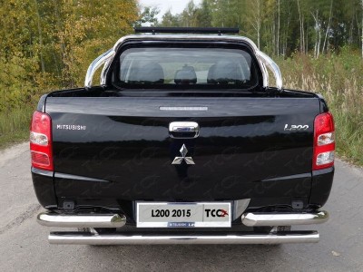 Защита кузова 75х42 мм со светодиодной фарой ТСС для Mitsubishi L200 2019-2021
