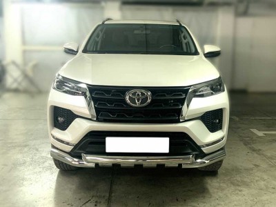 Защита переднего бампера d-76 с доп.накладками для Toyota Fortuner 2020-н.в.