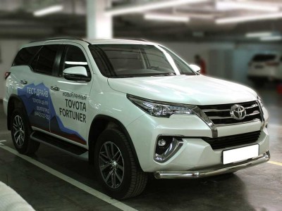 Защита переднего бампера одинарная d-76 для Toyota Fortuner 2020-н.в.