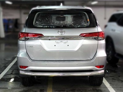Защита заднего бампера одинарная d-76 для Toyota Fortuner 2020-н.в.
