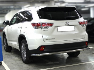 Защита заднего бампера полноразмерная d-60 для Toyota Highlander 2017-2019