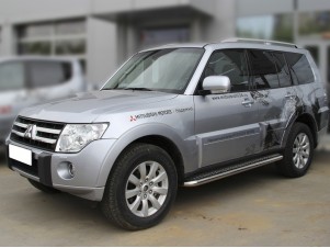 Пороги с площадкой алюминиевый лист 60 мм для Mitsubishi Pajero 4 2014-2021 № МР2015_3