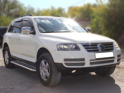 Пороги с площадкой алюминиевый лист 60 мм Технотек для Volkswagen Touareg 2002-2007