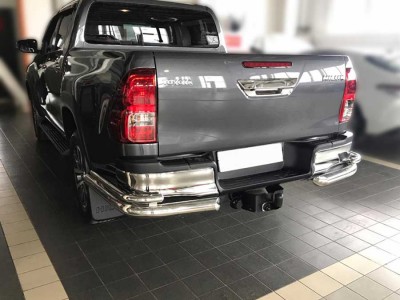 Защита заднего бампера "уголки" d-76+43 для Toyota Hilux 2015-2021