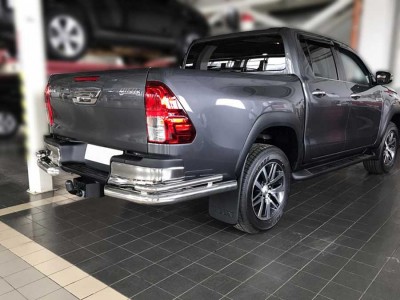 Защита заднего бампера "уголки" d-76+43 для Toyota Hilux 2015-2021