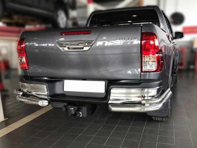 Защита заднего бампера "уголки" d-76+43 для Toyota Hilux 2015-2021