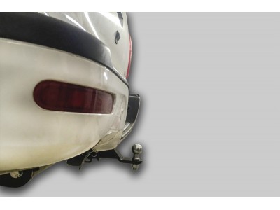 Фаркоп для Toyota Hilux 4WD 2015-н.в., JAC T6 2019-н.в. съемное крепление шара под американский квадрат