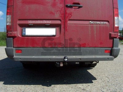 Фаркоп оцинкованный Galia шар A на авто со ступенькой для Mercedes Sprinter/Sprinter Classic/Volkswagen LT 1995-2018